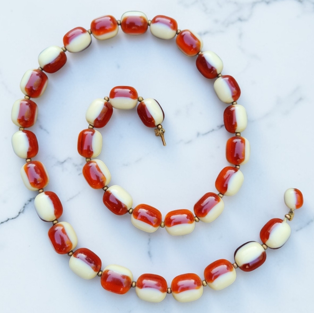 Vintage Genuine Lucite Necklace - Picture 2 of 6